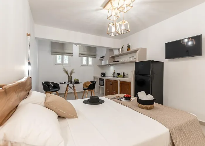 Heavenly & Naxos City