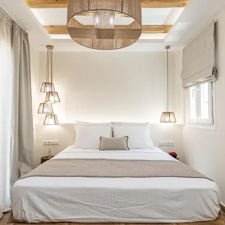 Lägenhetshotell Heavenly & Naxos City