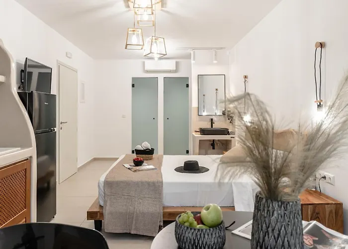 Heavenly & Aparthotel Naxos City